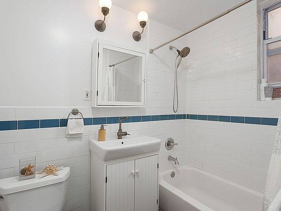 4th image of 117-01 Park South B5d