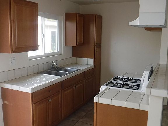 2nd image of 2265 Pomona Ave #B