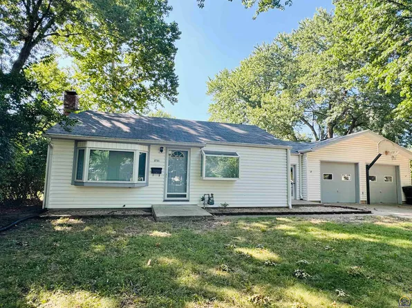 1731 SW Burnett Rd, Topeka, KS 66604