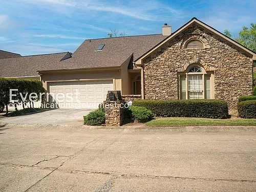 4580 Village Dr Photo 1