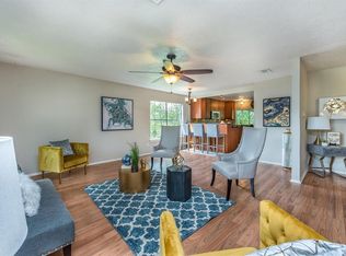 408 Gleneagles Dr, Friendswood, TX 77546