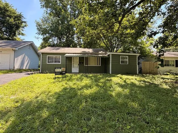 10304 Earl Dr, Saint Louis, MO 63136