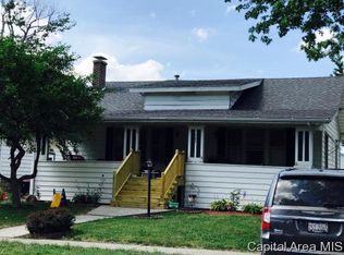 707 W Poplar St, Taylorville, IL 62568