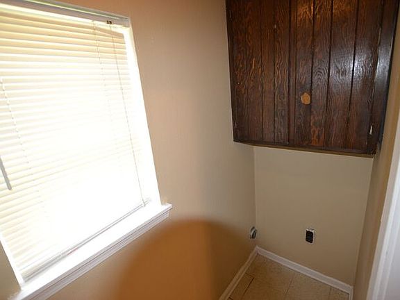5th image of 2150 N Sherwood Forest Dr APT 11