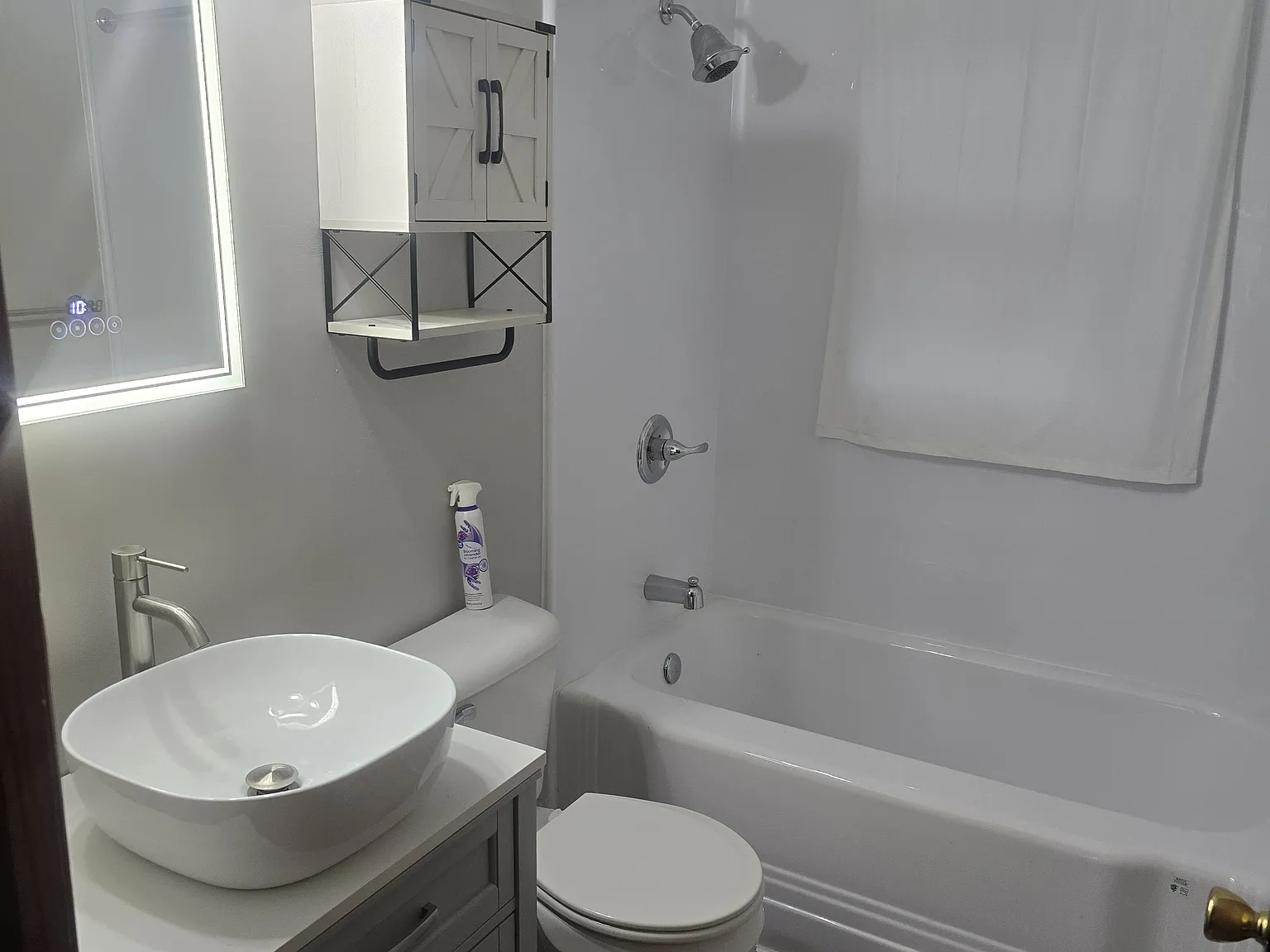 2 bed, 830 sqft, $1,200 — Photo 2