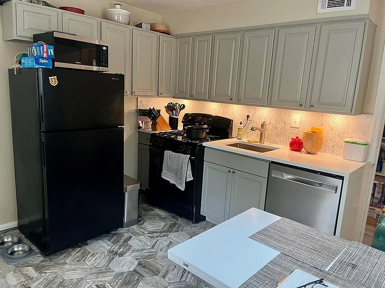 9724 51st Pl — Photo 3
