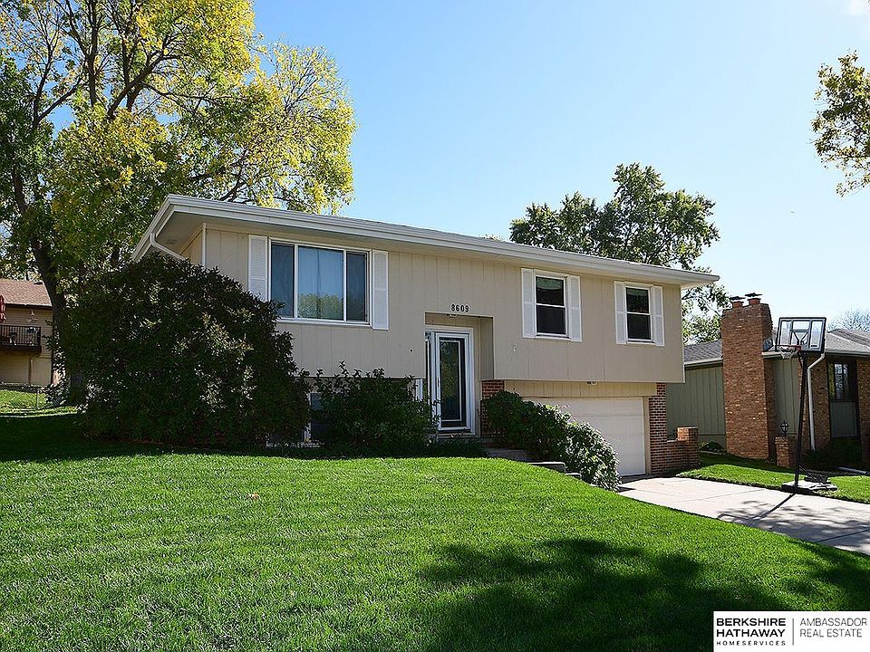 1st image of 8609 S 46th Ave