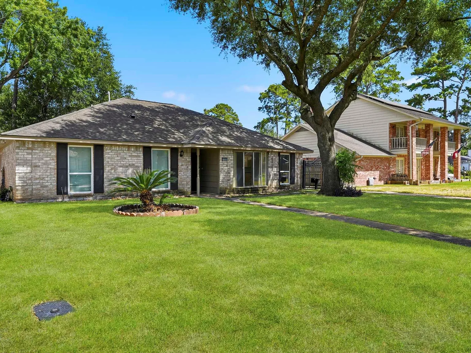 3 bed, 2.0 bath, 2029 sqft, $2,200 — Photo 2