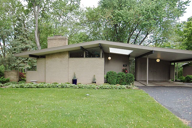 114 Rainbow Dr photo 1