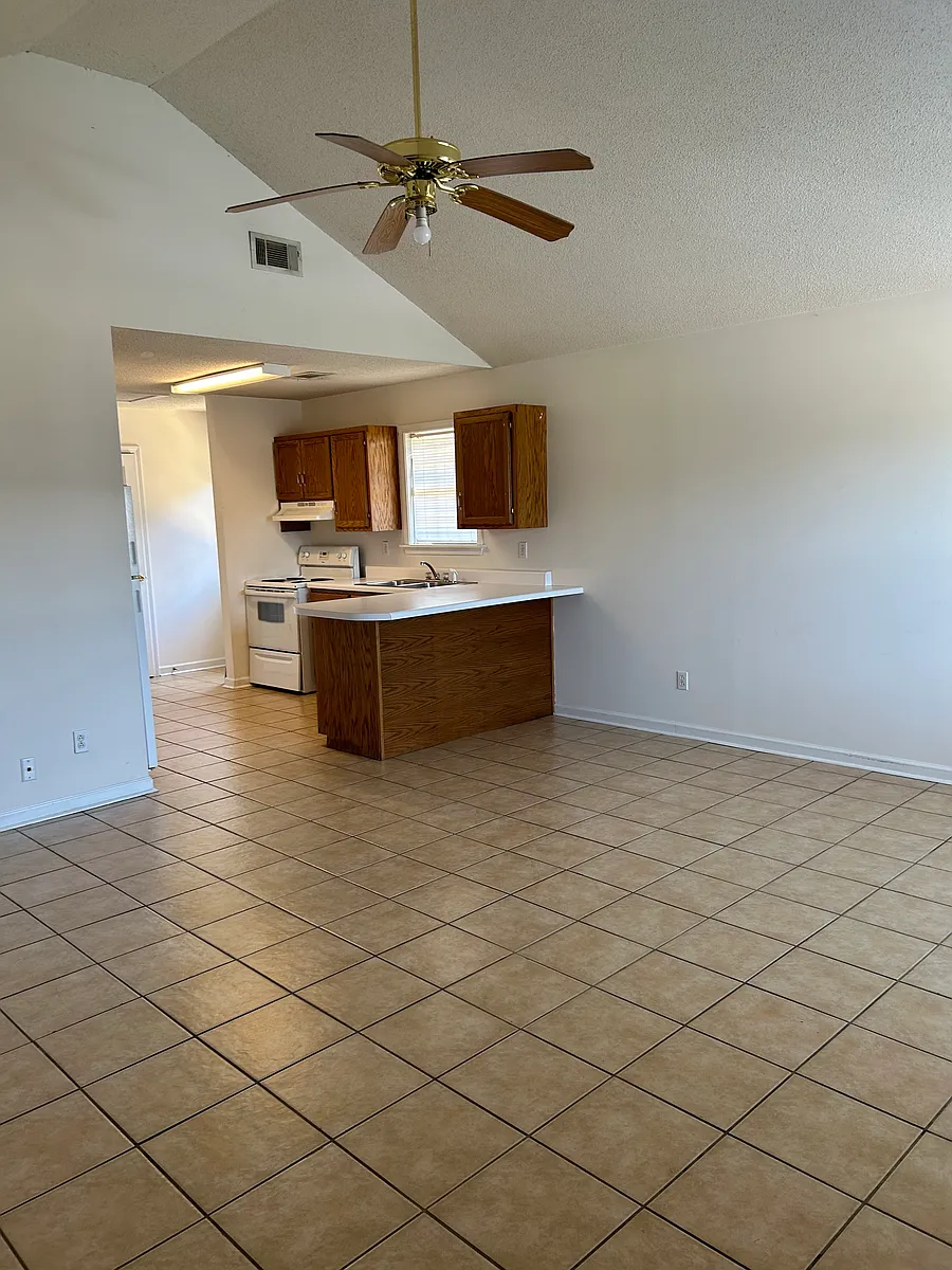 Building Photo - 103 Taylor Meadows Dr #105