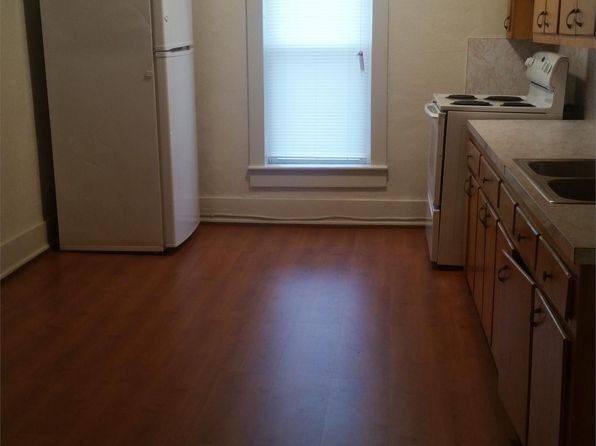 824 Davis Ave #2