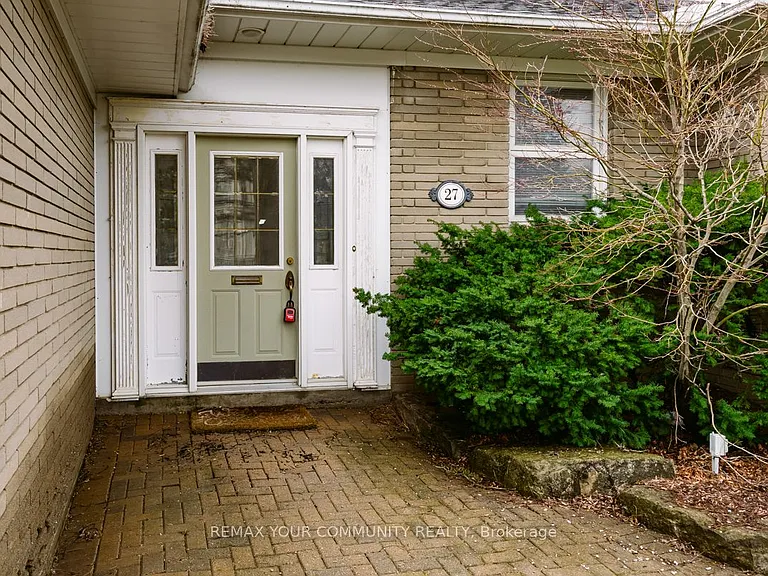 27 Denham Dr #LOWER — Photo 11