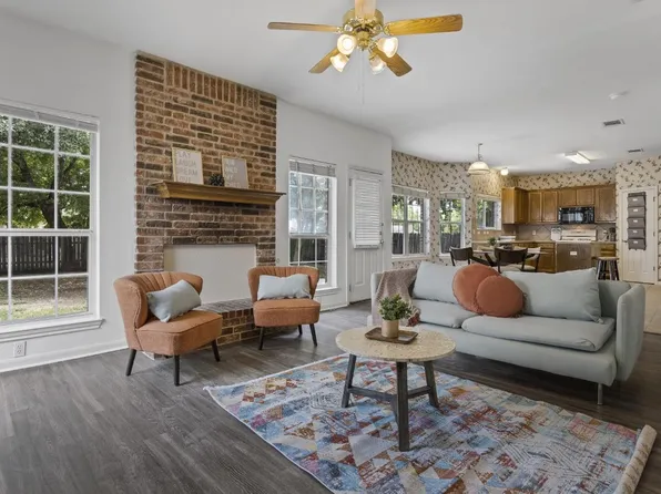 702 Dover Ln, Round Rock, TX 78664