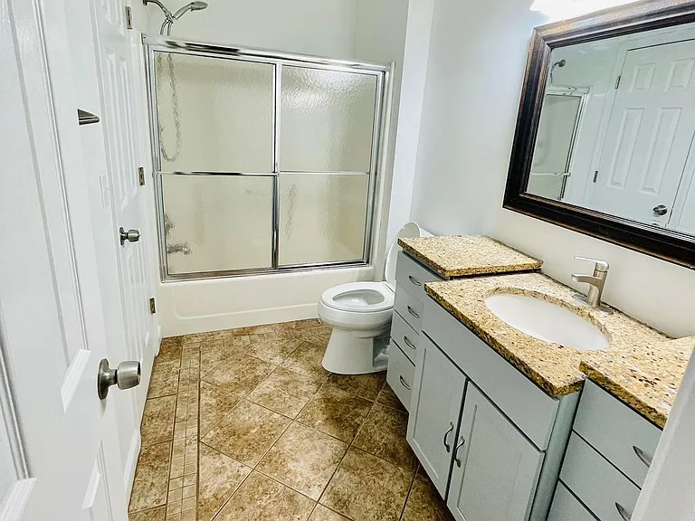 1704 NE Whitestone Dr — Photo 6