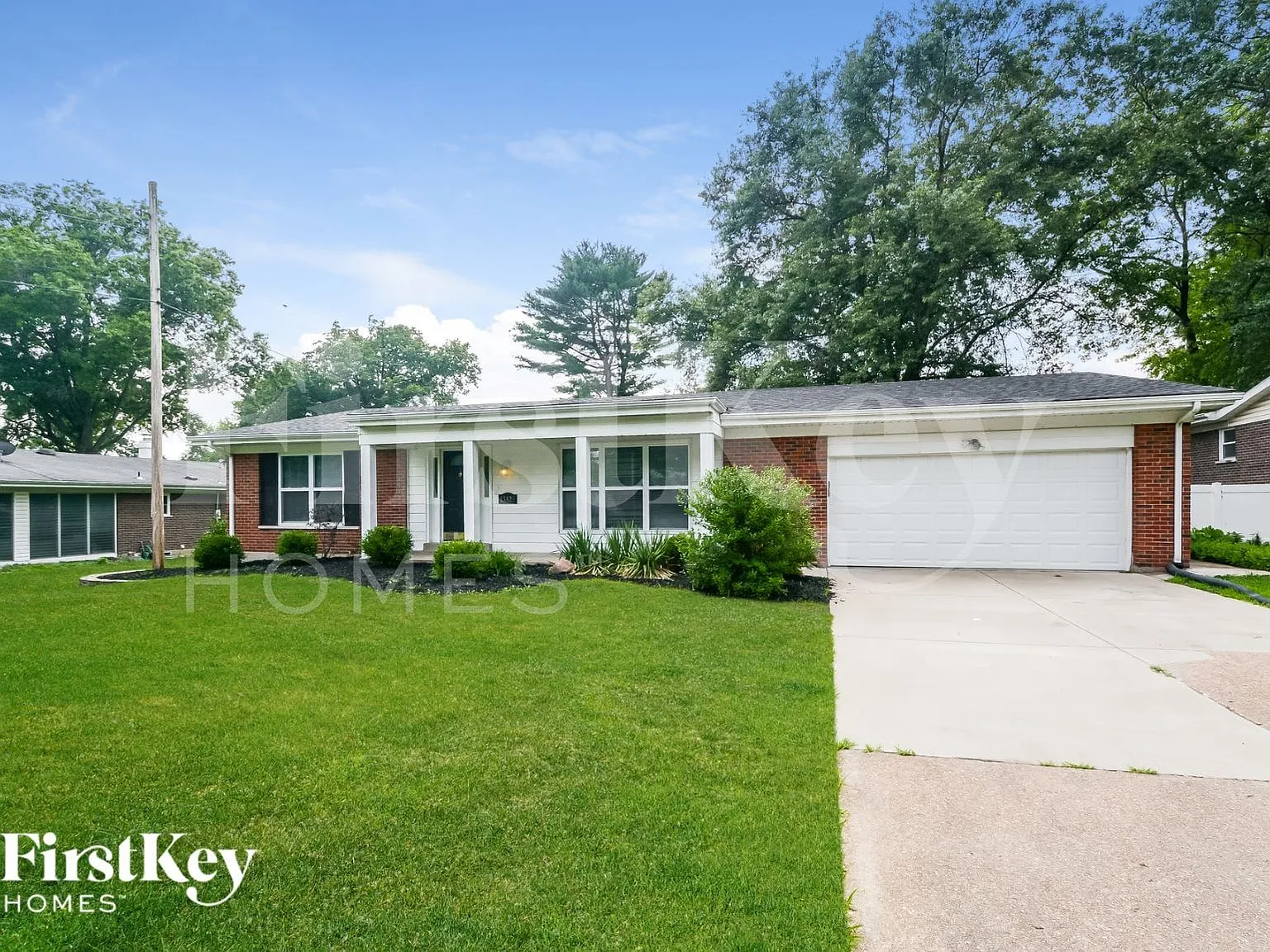 3 bed, 2.0 bath, 1665 sqft, $2,060 — Photo 1