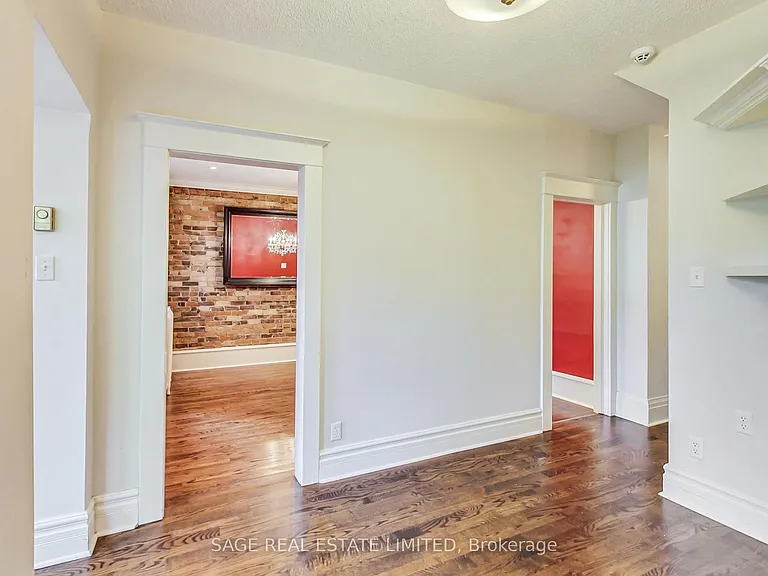 46 Alberta Ave — Photo 14