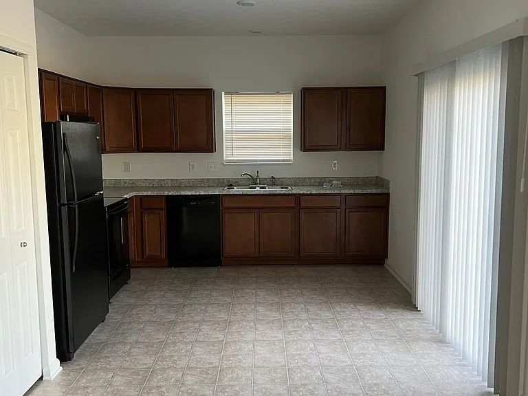 1210 S Aberdeen Dr — Photo 12