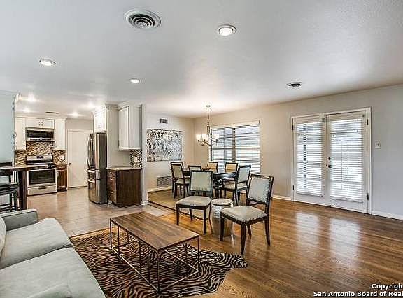 4th image of 115 Knibbe Ave