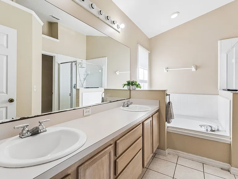 7907 Magnolia Bend Ct #COURT34747 — Photo 16