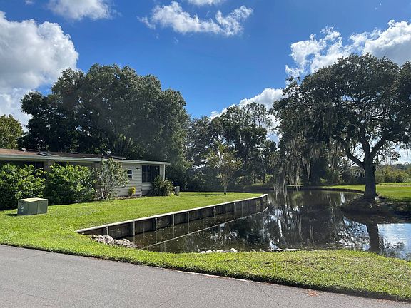 3rd image of 243 Country Ln