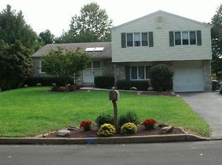 104 Tulip Rd, Holland, PA 18966