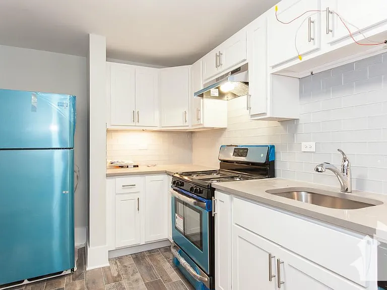 2922 W Logan Blvd #G — Photo 8