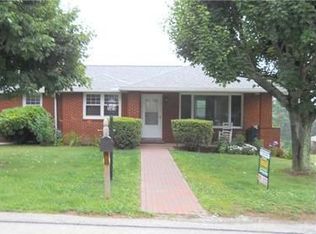 1204 Trent Dr, Latrobe, PA