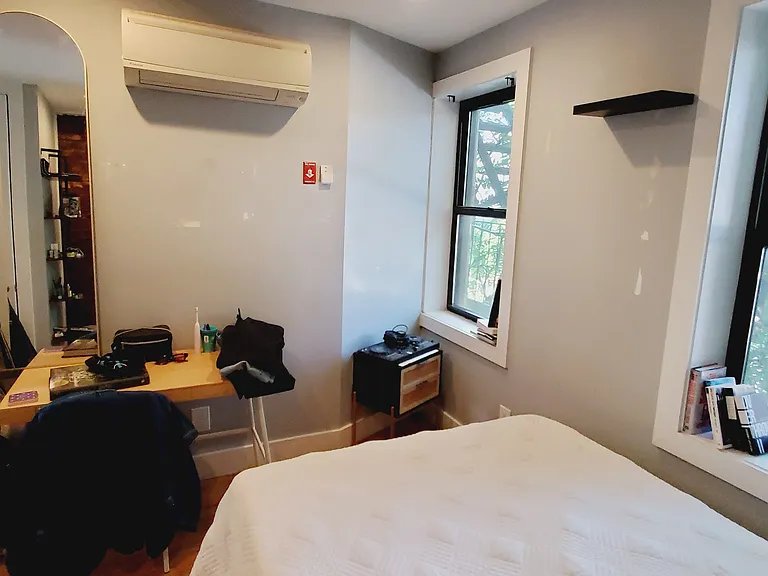 129 Ryerson St #2 — Photo 10
