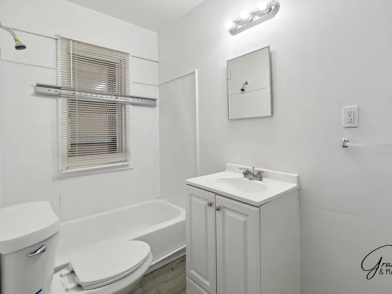 16901 Log Cabin - Znth Holdings LLC — Photo 6