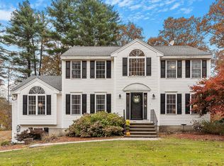 129 Dutton Rd, Pelham, NH 03076