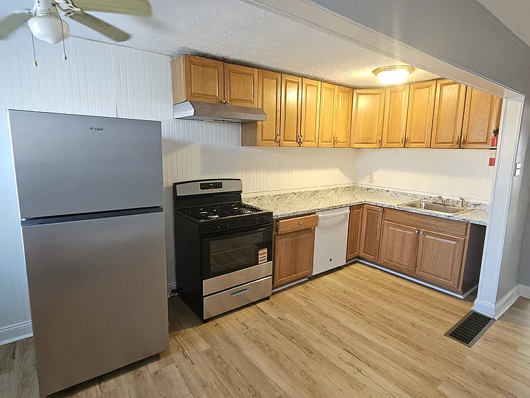 2029 Heather Rd — Photo 15