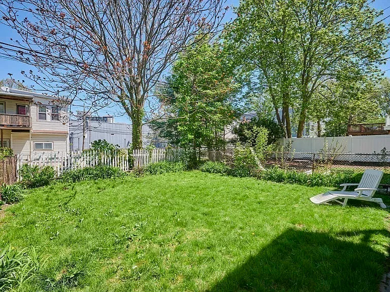 48 Wordsworth St #2 — Photo 14