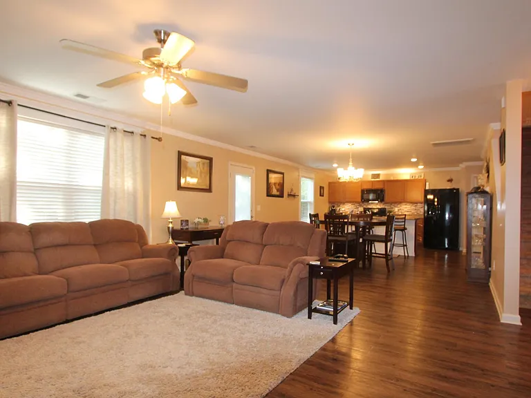 1252 Oxford Village Cv — Photo 6