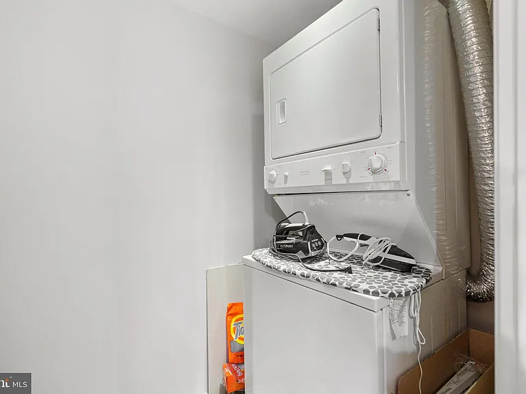 616 E St NW #304 — Photo 24