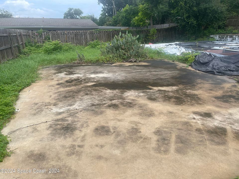 2nd image of 1143 Carol Ave
