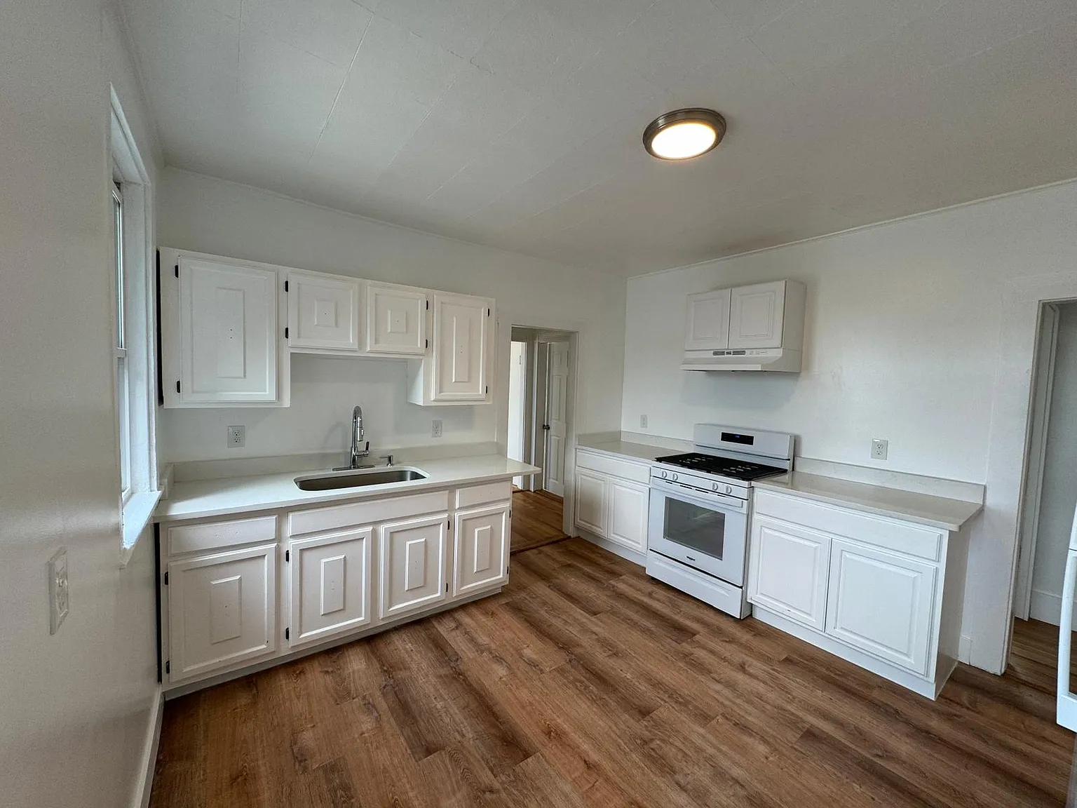 4 bed, 1200 sqft, $3,600 — Photo 1