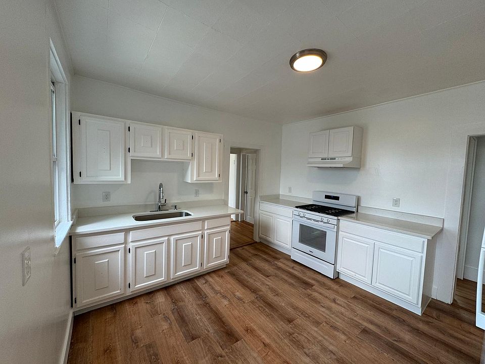 1st image of 96 Webster Ave #3