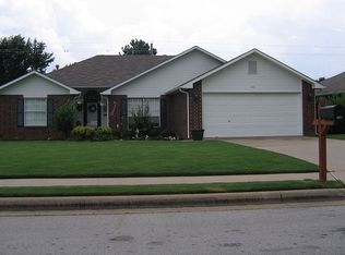 748 Robin Hood Ct, Springdale, AR 72764