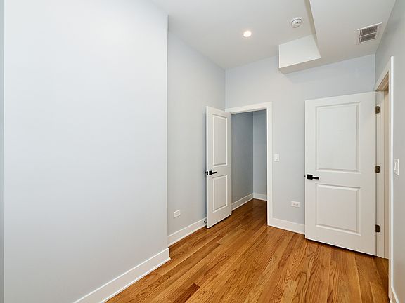 4th image of 4220 S Calumet Ave #1R