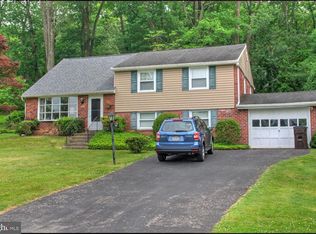 676 Mallard Rd, Wayne, PA 19087