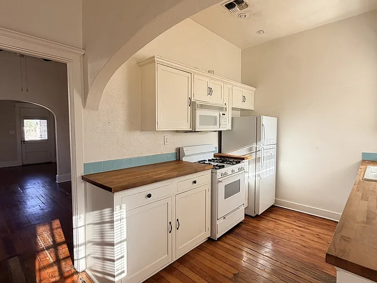 916 N 8th St — Photo 20