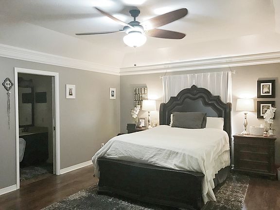 3rd image of 529 Southwood Dr