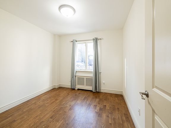 5th image of 300 Eldert St APT 1L