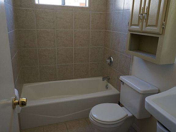 3rd image of 4151 Mississippi St APT 09