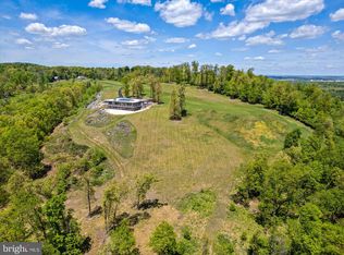 1207 W Leesport Rd, Leesport, PA 19533