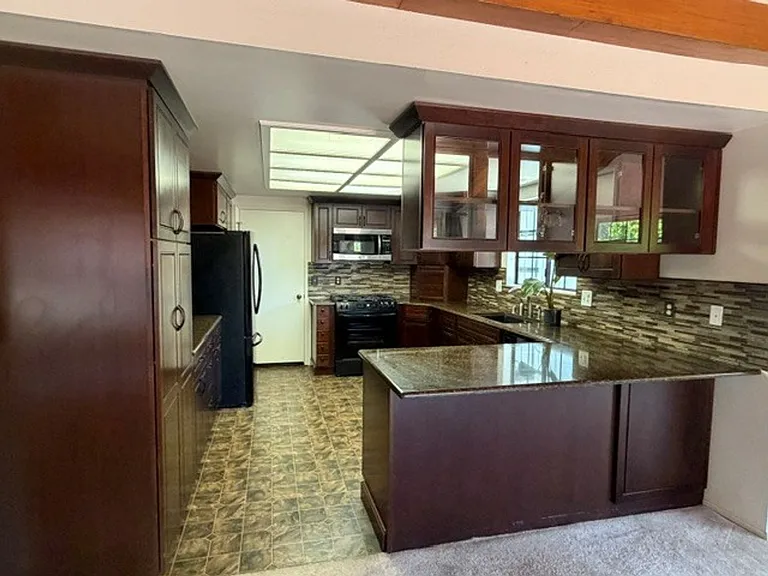 1309 Cheyenne Ln — Photo 2
