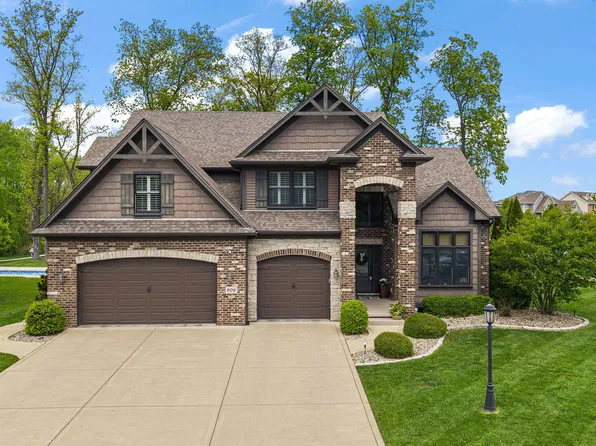 906 Theresa Dr, Crown Point, IN 46307