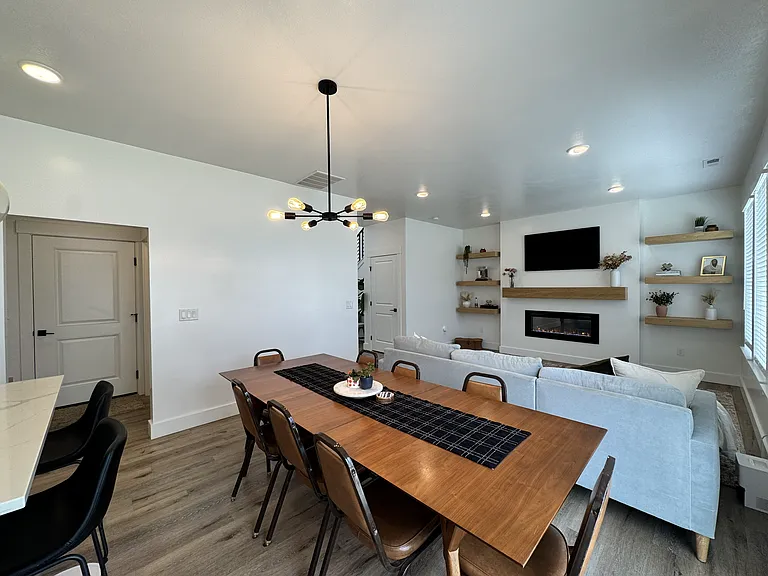355 W 3085 S — Photo 13