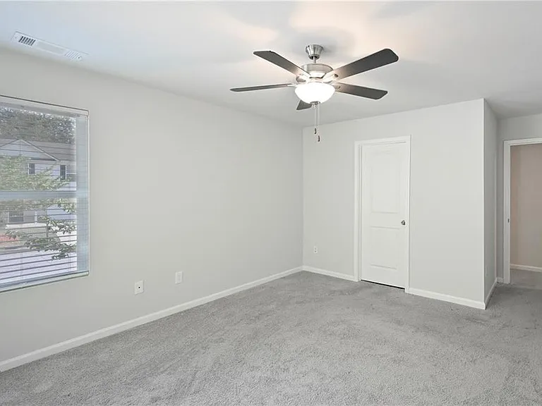 4437 Ben Hill Rd — Photo 27