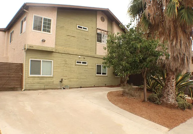 3935 Oregon St #4 — Photo 2